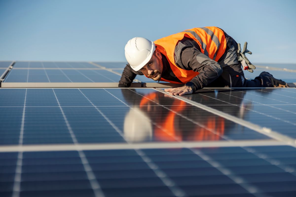 Sotto esame gli angoli delle cornici dei moduli fotovoltaici