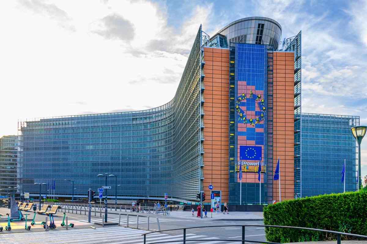 Aiuti di Stato, Gnl, “buy european”: i nuovi piani Ue sull’energia