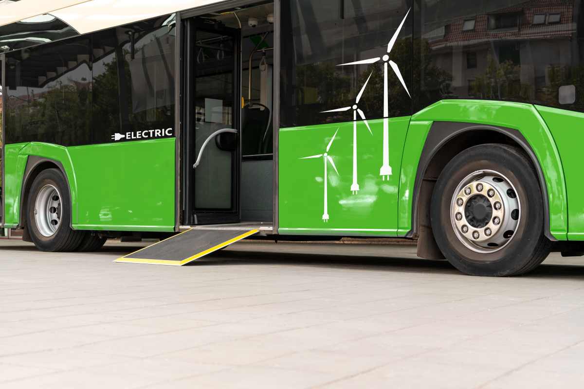 Fotovoltaico e batterie per i depositi di autobus